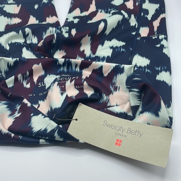 Sweaty Betty Super Sculpt Sustainable 8" Biker Shorts - Picture 9 of 12